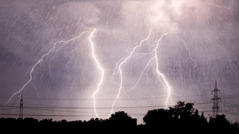 Χαλασμός σχεδόν σε όλη την Κύπρο με βροχές, κεραυνούς και χαλάζι! (ΒΙΝΤΕΟ)