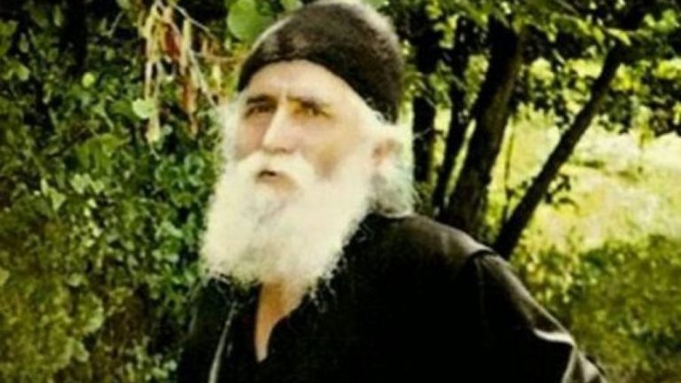 «Αυτός είναι μπαμπά ο καλόγερος-Με σκέπασε και δεν σκοτωθηκα»