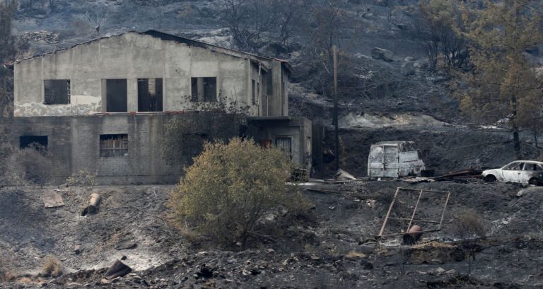 Τα μετρά της κυβέρνησης για τους πληγέντες της φονικής πυρκαγιάς